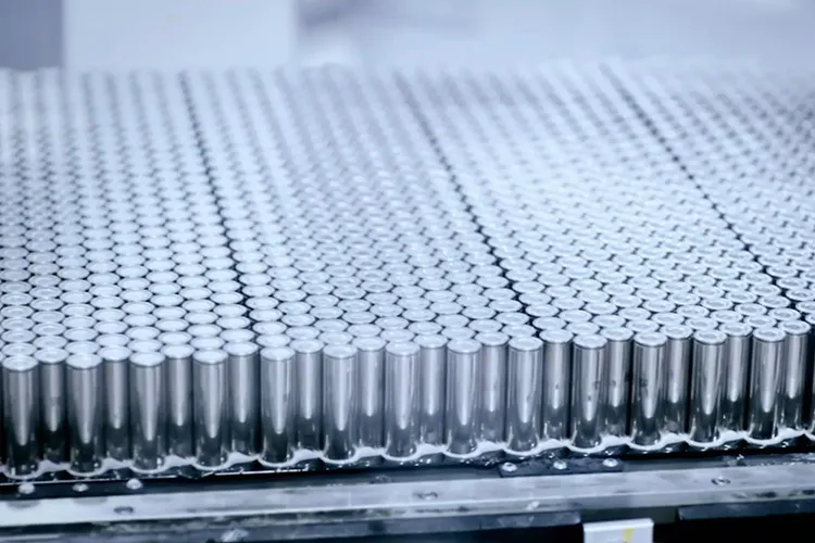 Tesla не розпочне масове виробництво акумуляторів у Німеччині до 2024 року