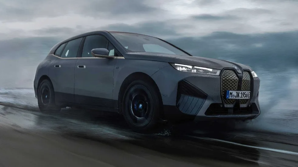 Новий BMW iX M60: найкраще з трьох світів i, X та M