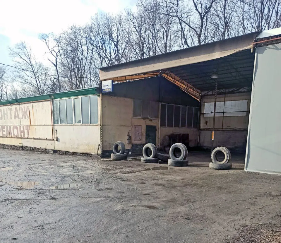 СТО Складський комплекс та вантажний шиномонтаж на в'їзді в Дніпро СТО Складський комплекс та вантажний шиномонтаж на в'їзді в Дніпро