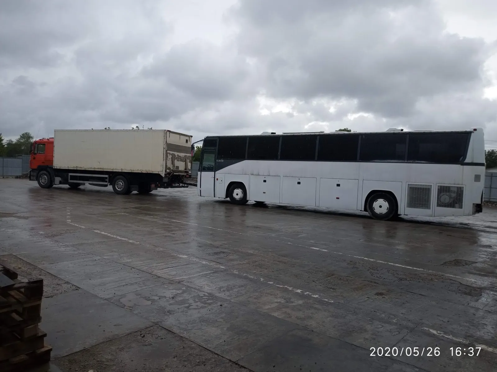 Евакуатор  Truck Service - евакуатор вантажних авто, автобусів