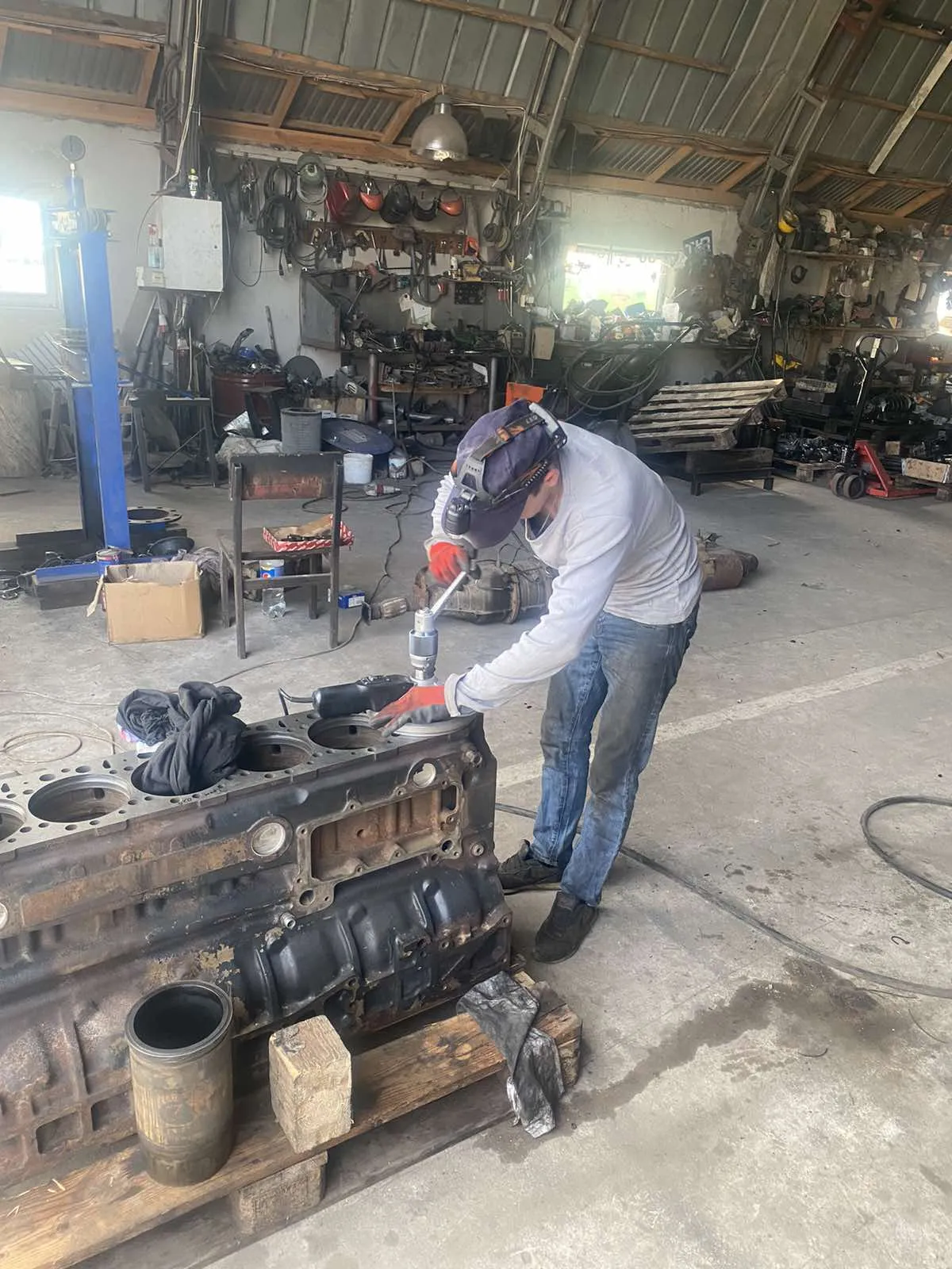 Евакуатор  Truck Service - евакуатор вантажних авто, автобусів