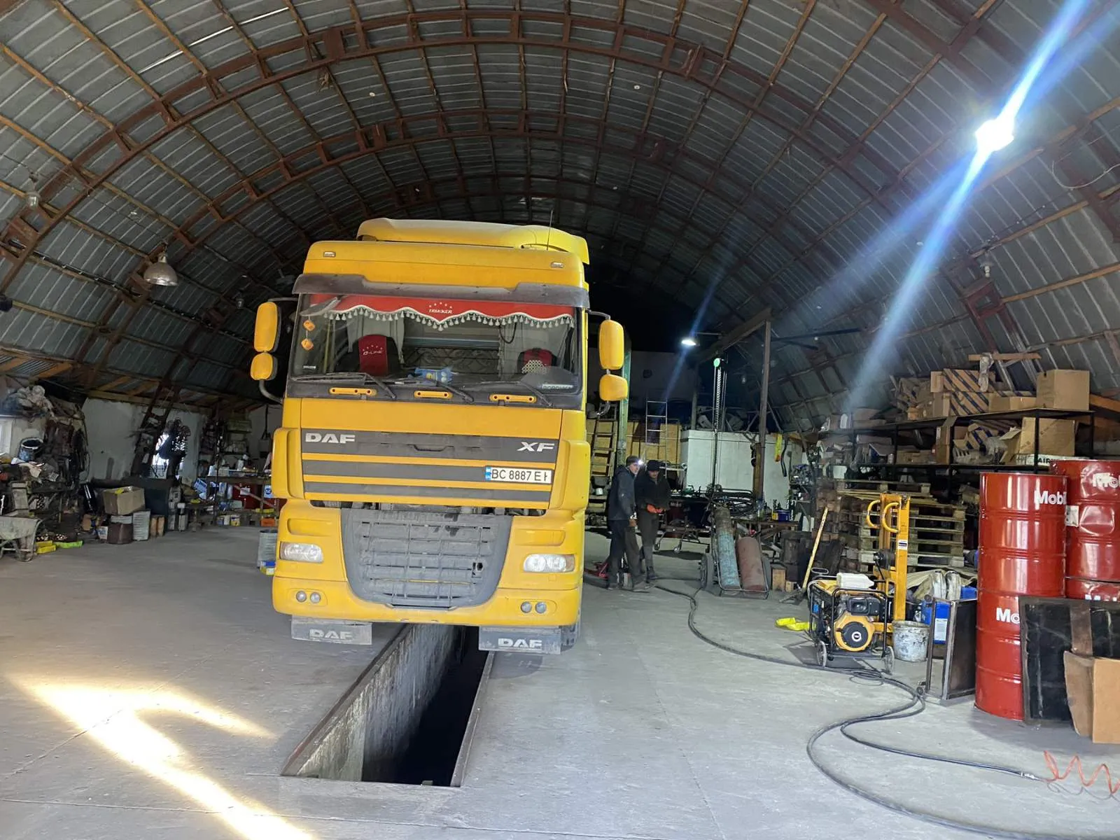 Евакуатор  Truck Service - евакуатор вантажних авто, автобусів