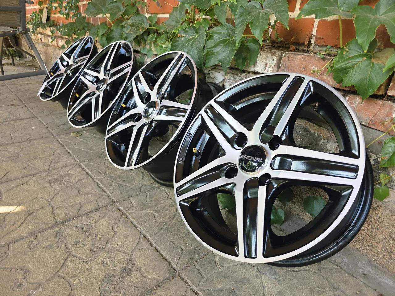 PIT-STOP відновлення та фарбування дисків