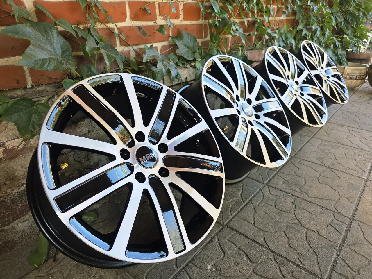 PIT-STOP відновлення та фарбування дисків